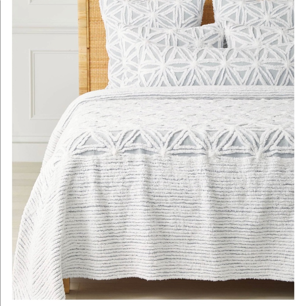New In Package Serena  & Lily Marion Bedspread in Sky - Picture 3 of 9